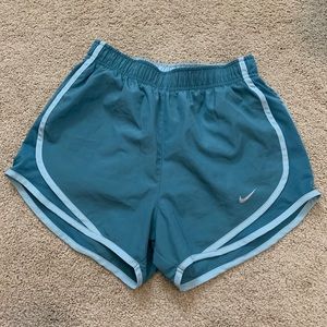 women’s nike tempo running shorts